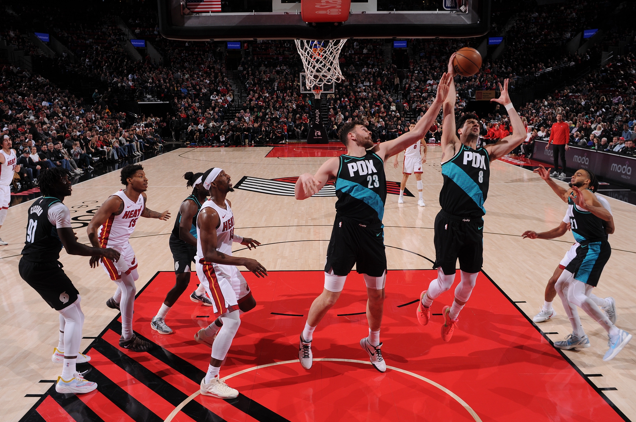 百家乐玩法-阿夫迪亚伤退杨瀚森未登场 开拓者力克热火收获四连胜